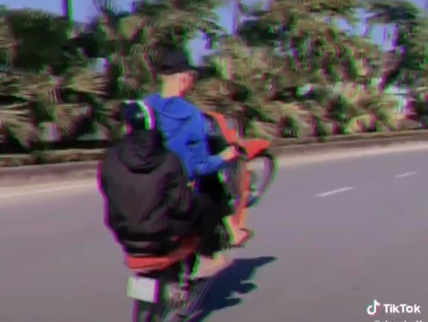 Hà Nội: Phạt 4,2 triệu đồng nam thanh niên "bốc đầu" xe máy, khoe trên mạng xã hội