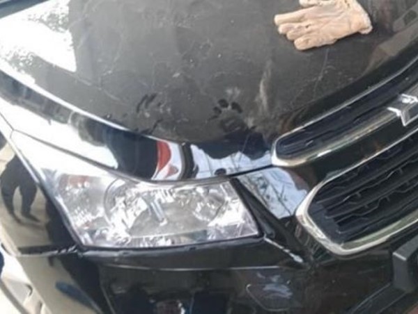 Tin mới nhất vụ ô tô lấn làn đâm người đi xe máy bay lên nóc nhà