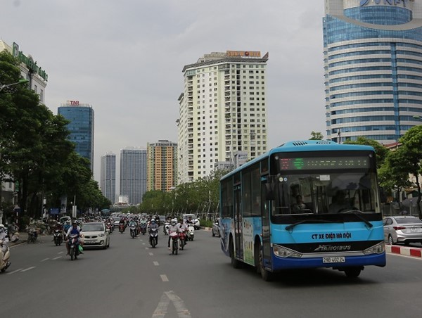 Xe buýt Hà Nội: Hiện đại hóa để bắt kịp xu thế