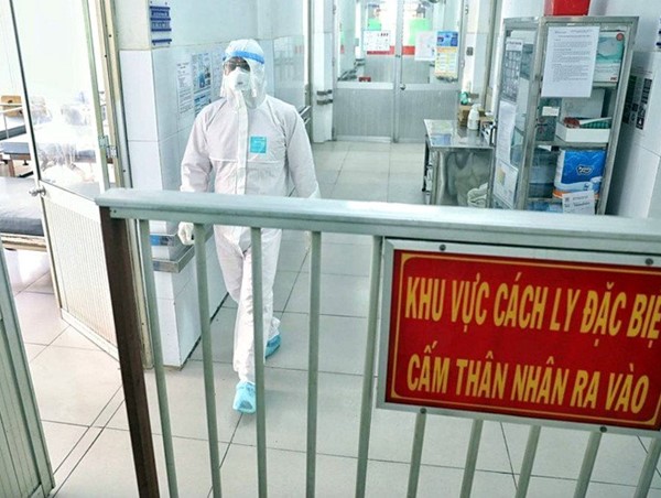 Lây Covid-19 từ tiếp viên Vietnam Airlines: Cái giá của đặc thù