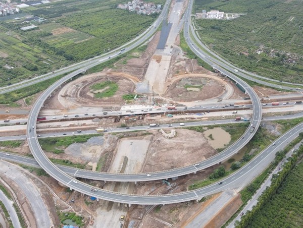 Kiểm tra tiến độ thi công nút giao Vành đai 3 với cao tốc Hà Nội – Hải Phòng