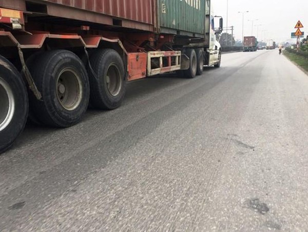 Hơn 3 tháng thí điểm cân tự động: Xe chở quá tải trên quốc lộ 5 giảm sâu