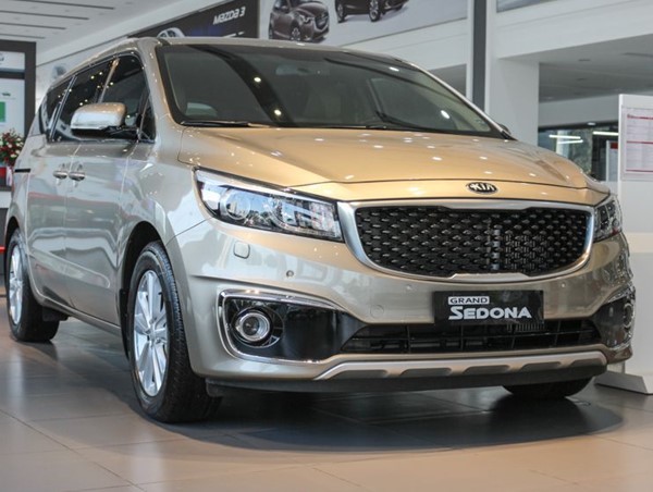 Giá xe ô tô hôm nay 10/12: Kia Sedona giảm 20 triệu, ưu đãi gói bảo hành