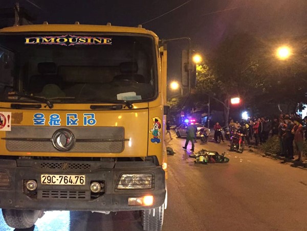 Hà Đông: Lái xe tải rời hiện trường sau tai nạn chết người