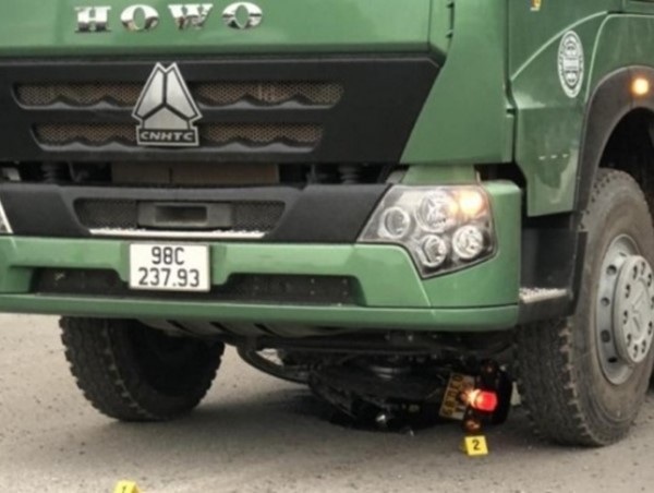 Tai nạn giao thông mới nhất hôm nay 15/12: Nam sinh 14 tuổi tử vong thương tâm trong gầm ô tô tải