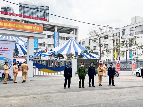 Quận Ba Đình đặt nhiều kỳ vọng vào mô hình "Cổng trường an toàn giao thông"