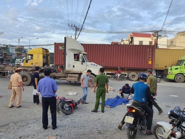 Tài xế container tông chết người rồi bỏ chạy