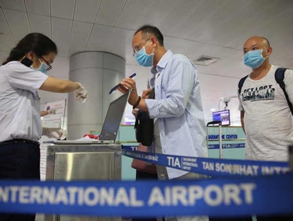 Cấm bay hành khách 12 tháng vì hành vi trộm cắp