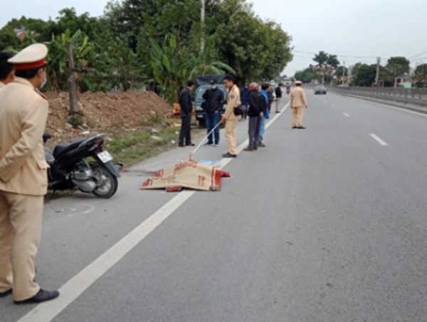 Hà Nam: 1 người tử vong sau cú va chạm giữa xe ô tô và xe máy