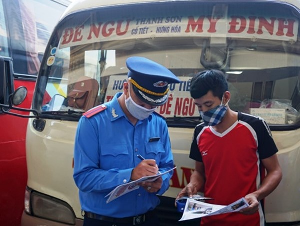 Hà Nội: Xe trung chuyển khách chỉ được hoạt động ngoài giờ cao điểm