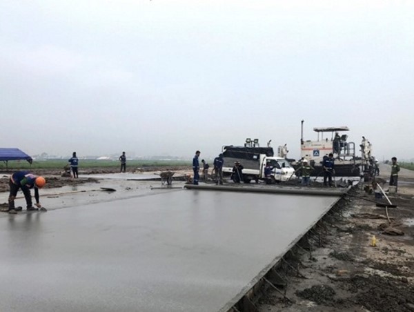 Dự án sửa đường băng sân bay Nội Bài đã hoàn thành 98%