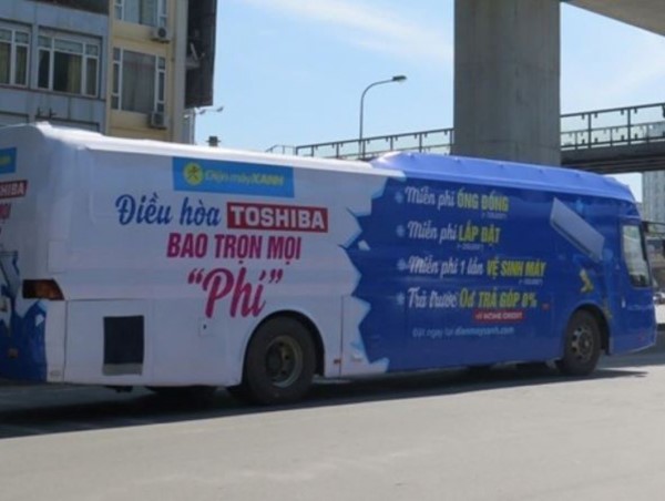 Hà Nội: Xử lý nghiêm ô tô khách dán quảng cáo phủ kín xe