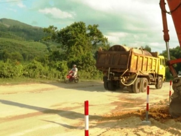 Bộ Giao thông Vận tải ra “tối hậu thư” cho nhà thầu sửa chữa hư hỏng quốc lộ 24