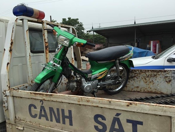 Tái diễn cảnh "bốc đầu" xe máy câu view trên mạng, thiếu niên bị xử phạt 4,6 triệu đồng