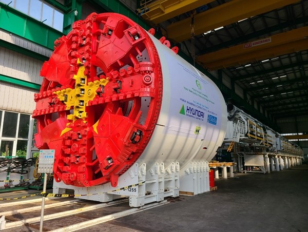 Máy đào hầm TBM ''Thần tốc'' tuyến Nhổn - ga Hà Nội đang lắp đặt đến bộ phận cuối cùng