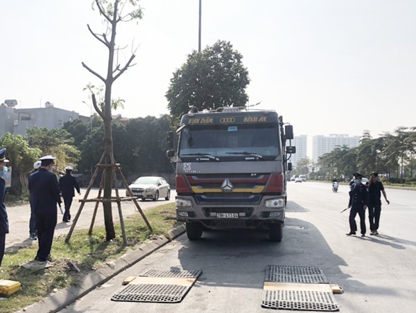 Mạnh tay xử lý xe chở quá tải, quá khổ