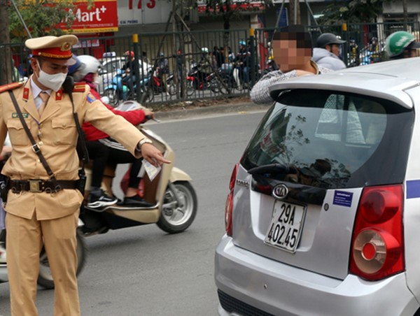 Che, xóa biển kiểm soát xe ô tô: Phải tăng mức xử phạt