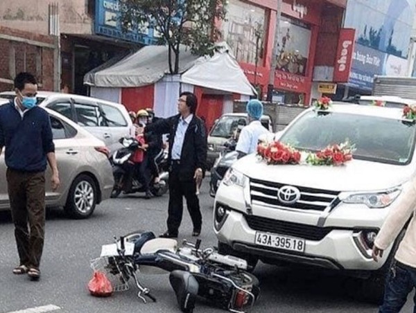 Tai nạn giao thông mới nhất hôm nay 2/1: Va chạm xe ô tô đón dâu, người phụ nữ tử vong thương tâm