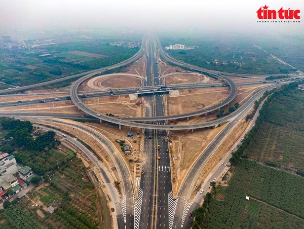 Toàn cảnh hai dự án giao thông trọng điểm trước ngày thông xe tại Hà Nội