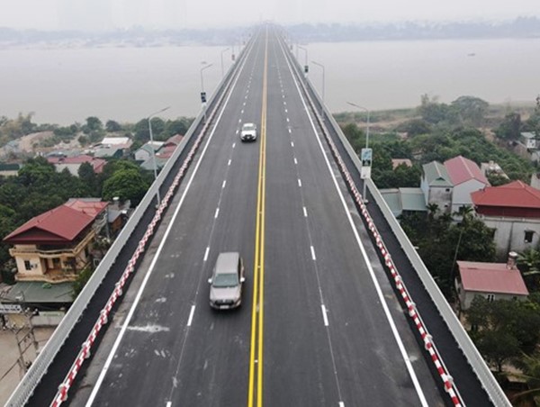 Cầu Thăng Long chính thức thông xe