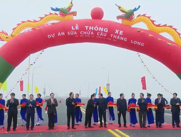 Chính thức thông xe cầu Thăng Long