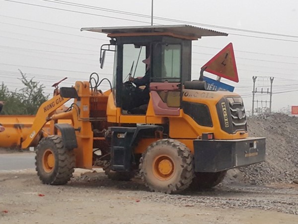 [Bạn đọc viết] Vô tư kinh doanh vật liệu xây dựng trên hành lang quốc lộ qua huyện Chương Mỹ