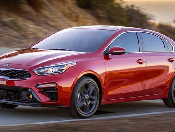 Giá xe ô tô hôm nay 10/1: Kia Cerato tăng 15 triệu đồng
