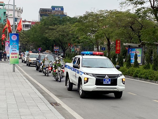 Quận Đống Đa phát động ra quân năm an toàn giao thông 2021