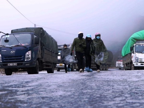 Thời tiết xấu, sương mù dày đặc, cẩn trọng khi lái xe