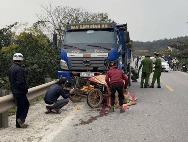 Tai nạn nghiêm trọng trên đường Hồ Chí Minh, 2 người tử vong tại chỗ