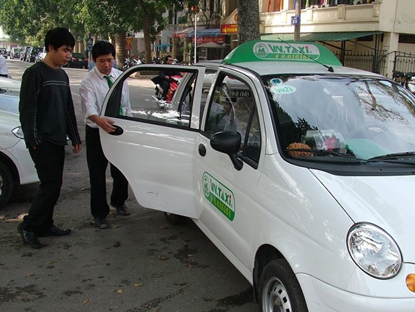 Đề xuất tăng số lượng xe taxi: Không thể vội vàng