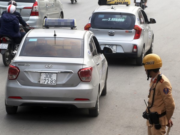 Báo động tình trạng tài xế ô tô che biển số trốn phạt nguội: Xử lý không nghiêm sẽ tạo tiền lệ xấu