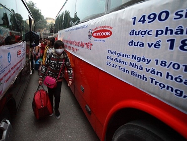 Tổ chức bán vé tàu, xe tại trường cho học sinh, sinh viên về nghỉ Tết