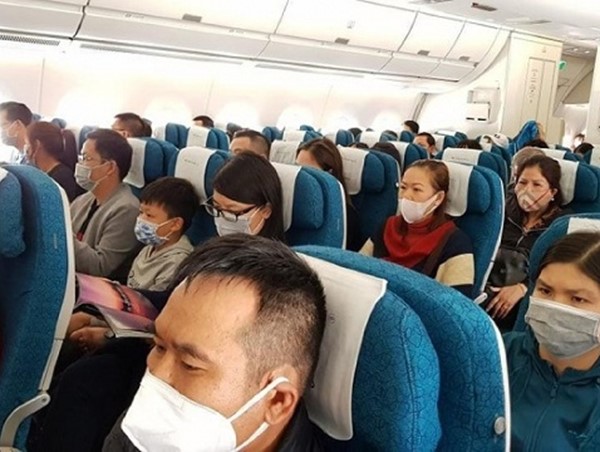 Thông báo khẩn tìm người đi cùng chuyến bay VN213 liên quan ca mắc Covid-19