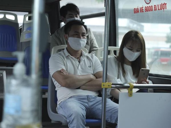 Hà Nội: Hành khách đi xe buýt bắt buộc phải đeo khẩu trang phòng dịch Covid-19