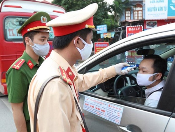 Covid-19 bùng phát: Vận tải hành khách ngưng trệ