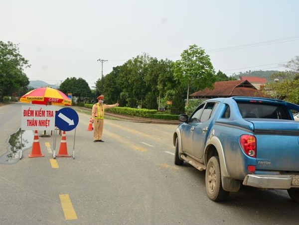 Chủ động phân luồng giao thông trên các quốc lộ để chống dịch Covid-19