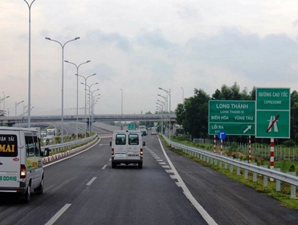 Khẩn trương sửa chữa nút giao cao tốc TP Hồ Chí Minh - Long Thành - Dầu Giây