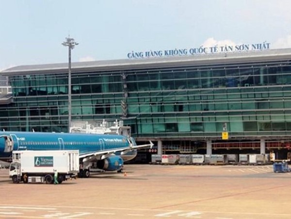 Một nhân viên ở sân bay Tân Sơn Nhất dương tính với Covid-19