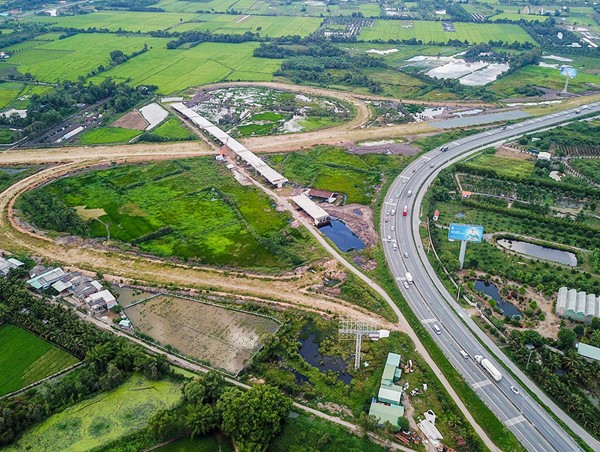 Không cho phương tiện lưu thông ban đêm trên cao tốc Trung Lương - Mỹ Thuận