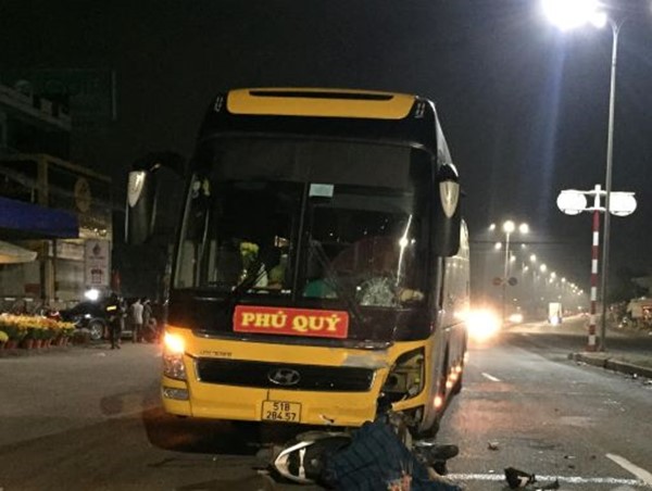 Tai nạn giao thông mới nhất hôm nay 9/2: Xe máy đấu đầu xe khách, nam tài xế tử vong tại chỗ