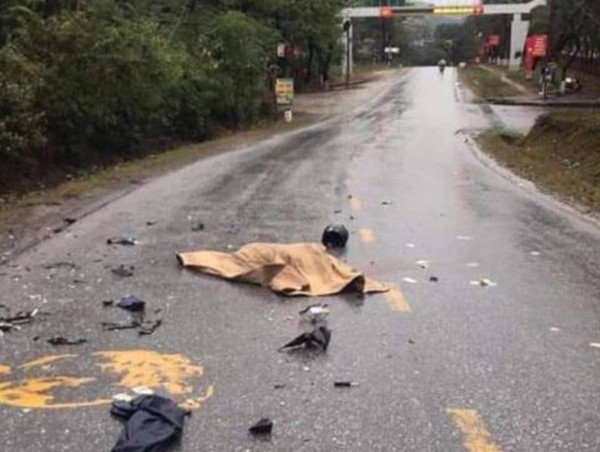 Tai nạn giao thông mới nhất hôm nay 10/2: Ô tô đâm xe máy, bố tử vong, con nhập viện cấp cứu