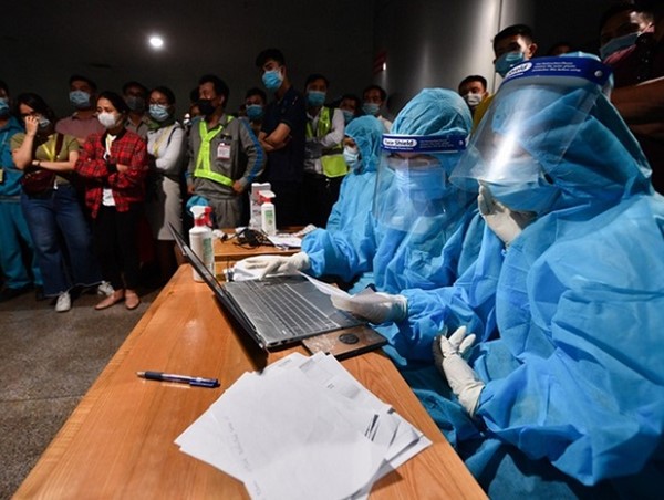 Thêm một nhân viên sân bay Tân Sơn Nhất nghi mắc Covid-19