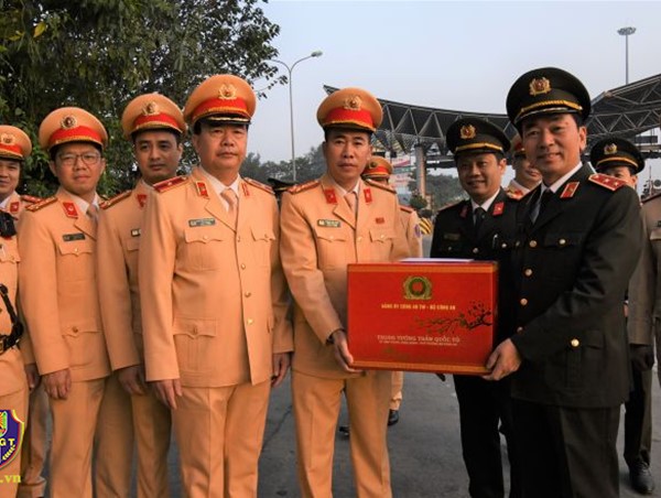 Lãnh đạo Bộ Công an kiểm tra công tác bảo đảm an toàn giao thông Tết Nguyên đán Tân Sửu