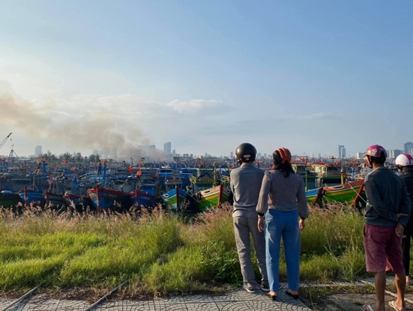 Đà Nẵng: Cháy ở âu thuyền Thọ Quang, 3 tàu bị thiệt hại nặng