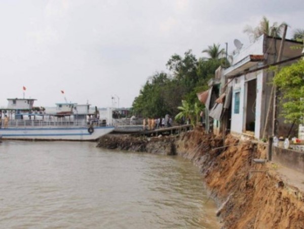 Tai nạn hy hữu, 10 hành khách rơi xuống sông Hậu