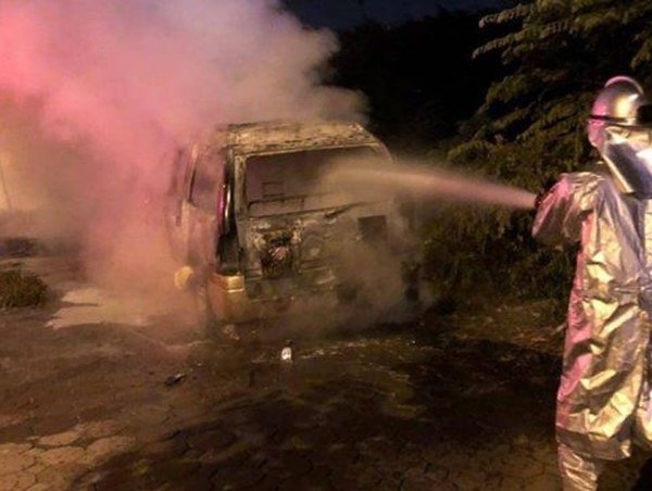 Tai nạn giao thông mới nhất ngày 15/2: Ô tô 7 chỗ bị thiêu rụi trong đêm