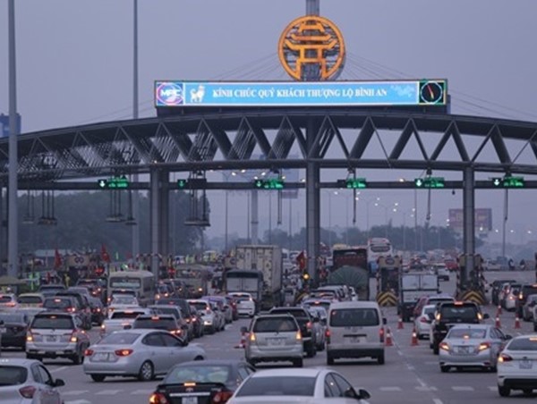 Xả trạm thu phí cho phương tiện lưu thông khi xảy ra ùn tắc kéo dài
