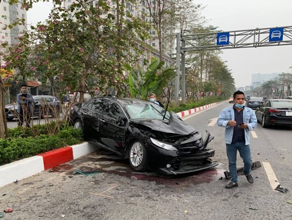 Hà Nội: Tai nạn liên hoàn trên đường Võ Chí Công