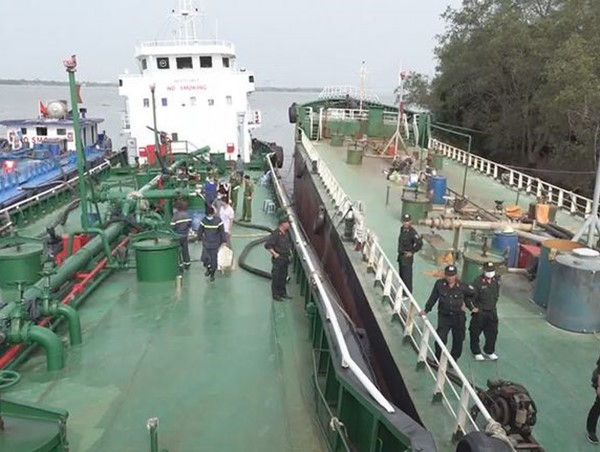 Đường dây làm giả 200 triệu lít xăng: Khởi tố 33 bị can